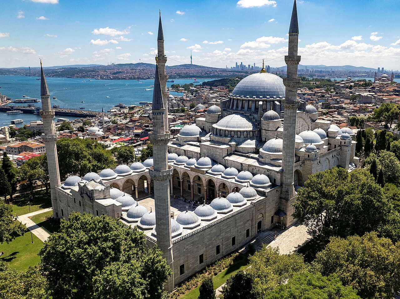 CAMİ VE KÜLLİYE