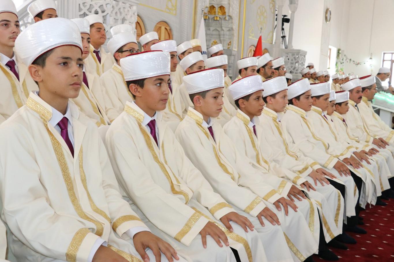 BİR HAFIZ YETİŞTİR